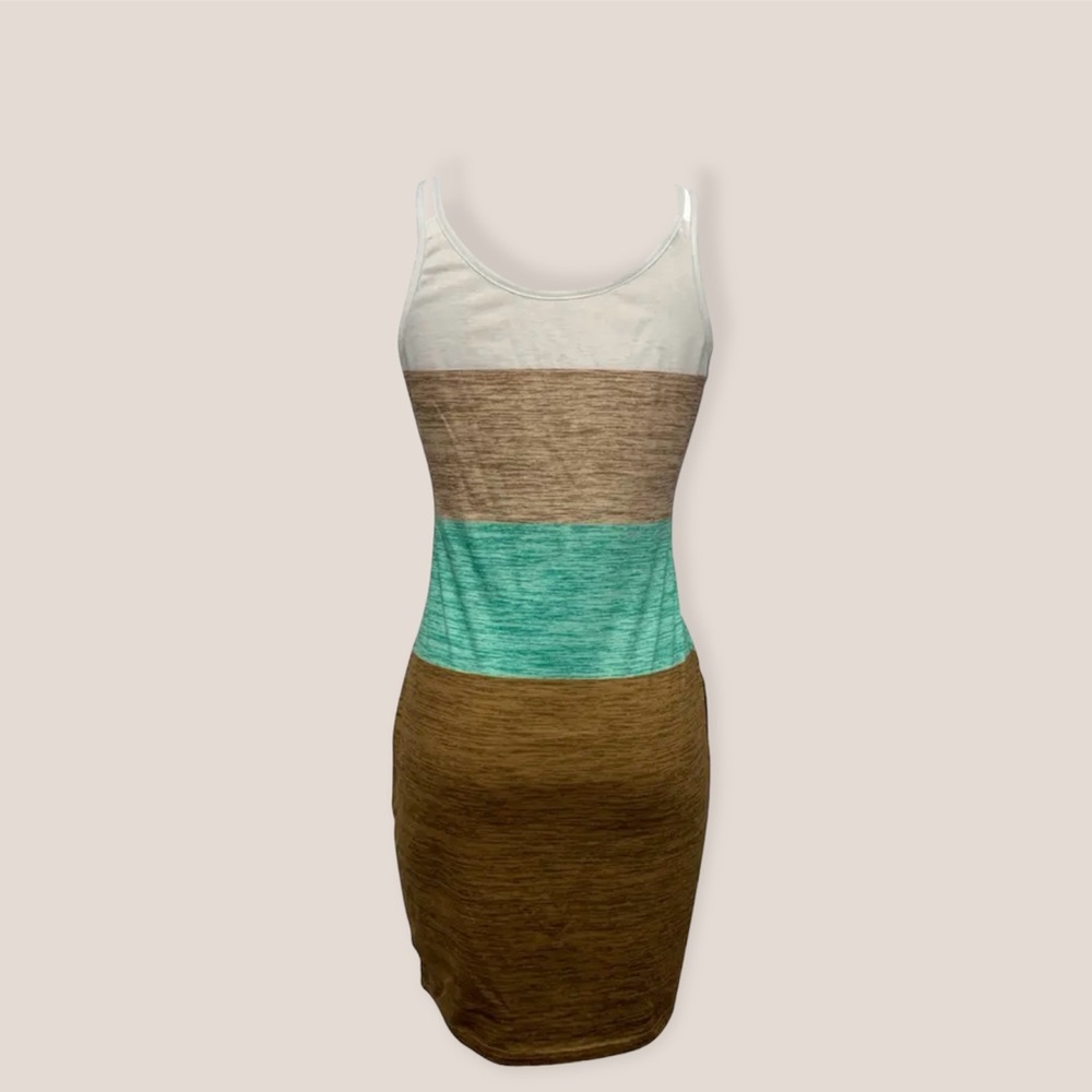 NWT Sleeveless Beach Dress with Pockets - Picture 3 of 5